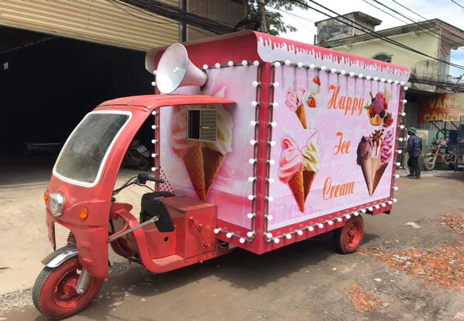 Xe điện bán kem decal hồng