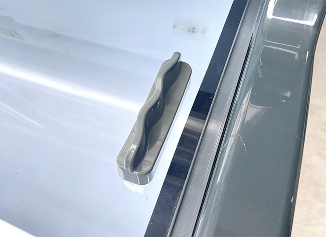 Tay cầm mở cửa