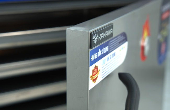 Cửa tủ dày dặn