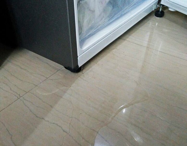 Nguyên nhân tủ mát bị chảy nước