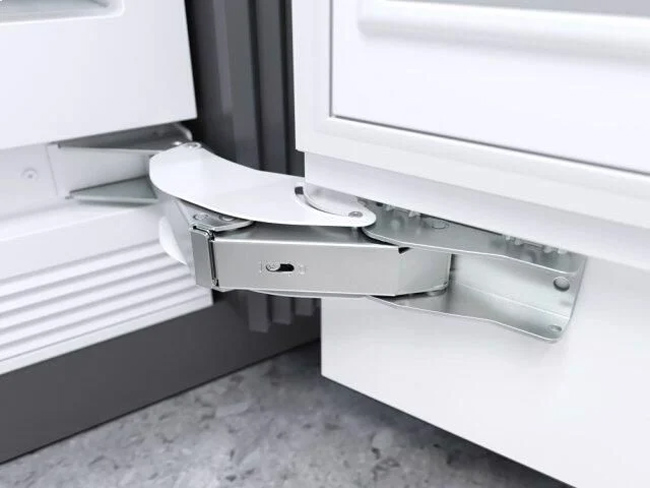Bản lề tủ xê dịch