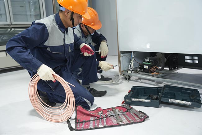Sửa chữa lỗi tủ mát bị hở