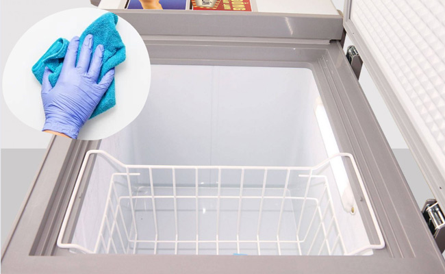 Cách vệ sinh tủ đông Đơn giản, Nhanh chóng, Dễ làm tại nhà