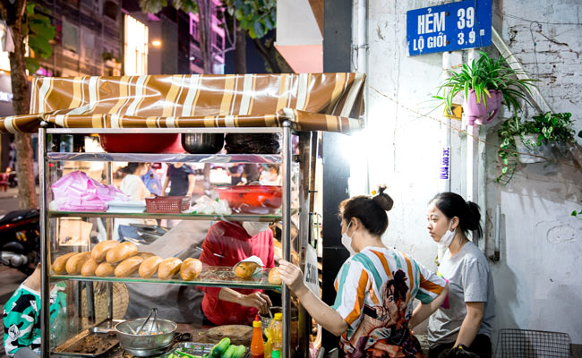 Bán bánh mì dạo – Hình thức kinh doanh lưu động “Vốn nhỏ – Lời to”