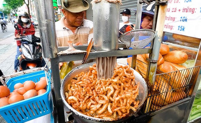 Kinh doanh bánh mì chả cá: Làm thế nào để hút khách nhanh – nhiều?