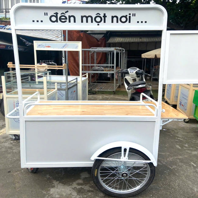 Xe bánh mì màu trắng