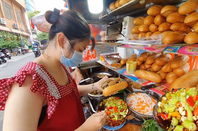 Bày bán chế biến tiện lợi