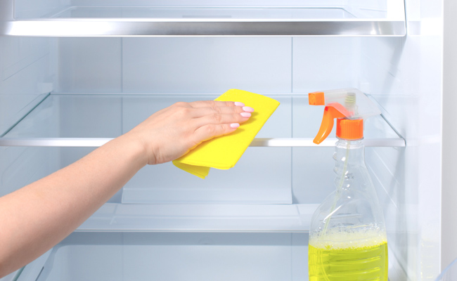 Hướng dẫn cách vệ sinh tủ mát đúng cách