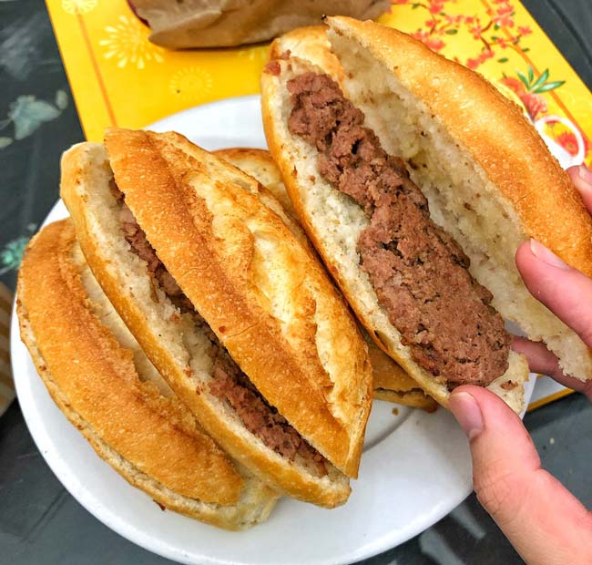 Bánh mì pate truyền thống