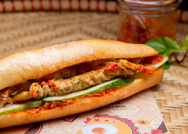 Bánh mì pate trứng