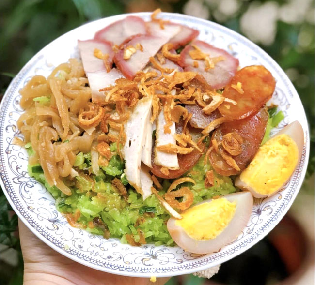 Xôi mặn nước cốt dừa