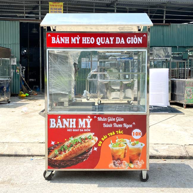 Xe bánh mì heo quay da giòn 1m2 trước