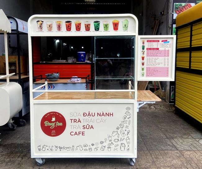Xe đẩy bán trà sữa màu trắng