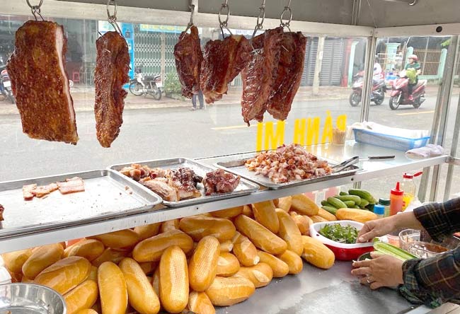 Chế biến, bày bán thoải mái
