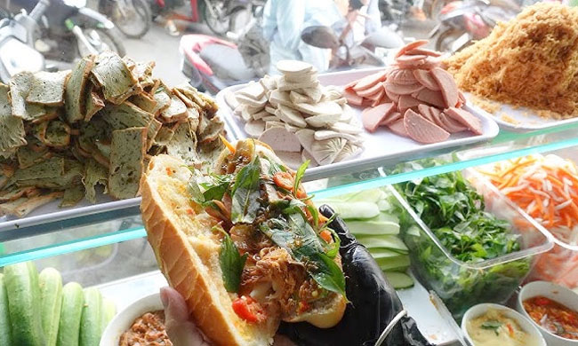 Chế biến, bày bán tiện lợi