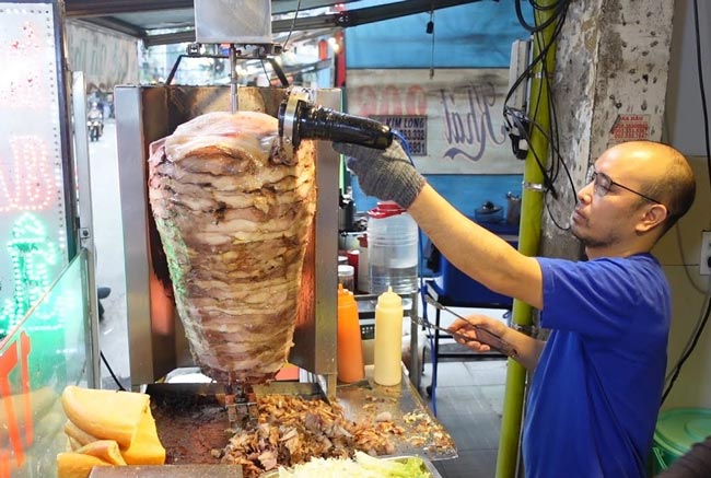 Chế biến, bày bán tiện lợi