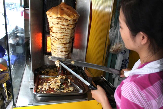 Chế biến, bày bán tiện lợi