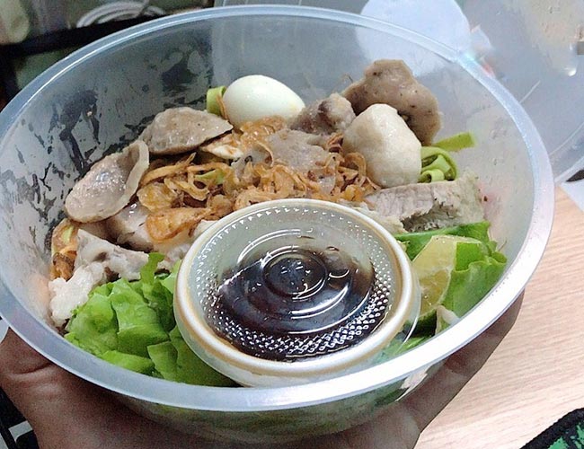 Hộp đựng hủ tiếu