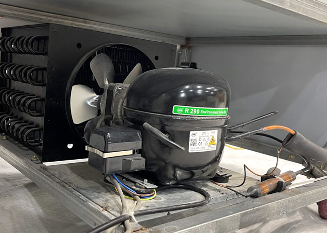 Hoàn tất nạp gas cho tủ mát