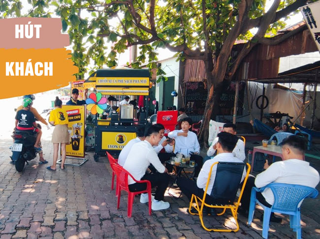 Xe cafe mini hút khách