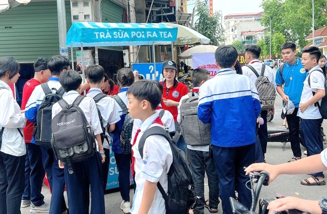 Thu hút khách hàng