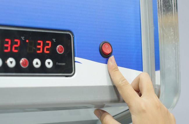 Công tắc nằm riêng biệt