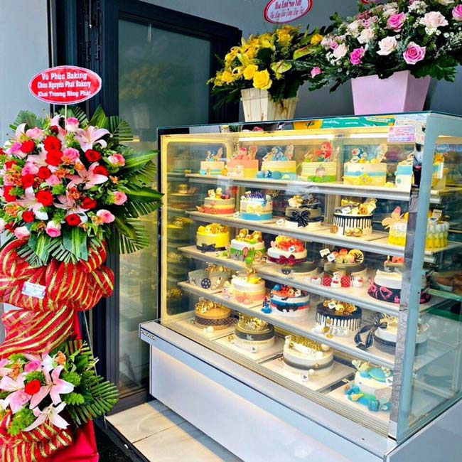 Tủ trưng bày bánh kem