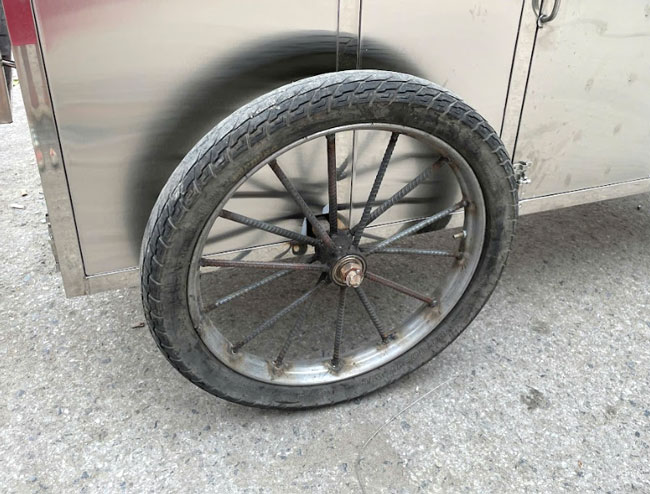 Bánh xe bò của xe bánh mì