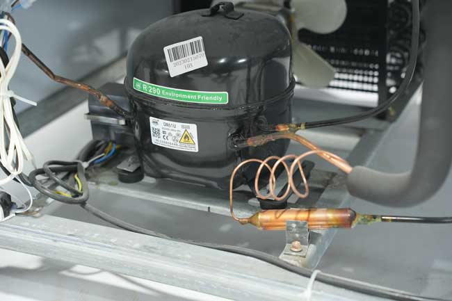 Hệ thống làm lạnh tủ bánh kem