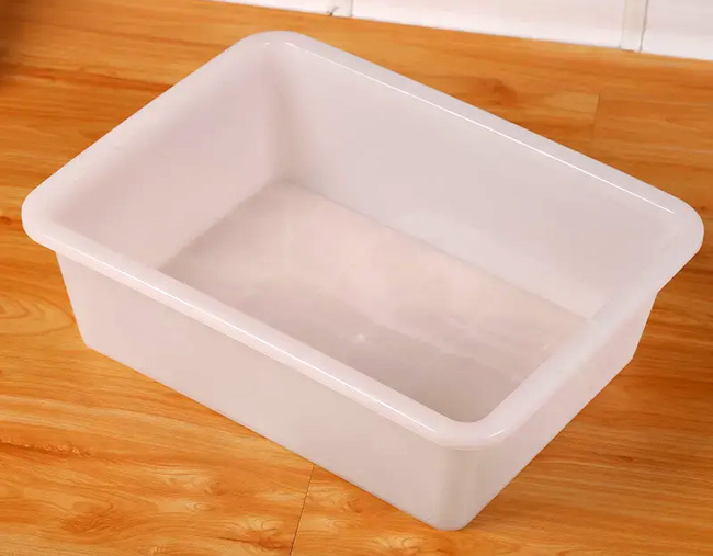 Khay nước thải trong tủ mát