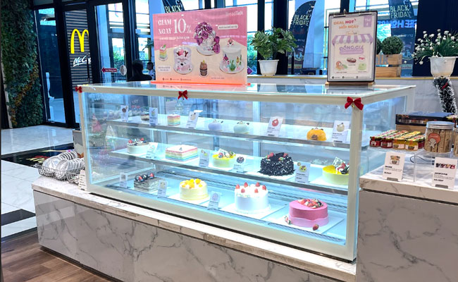 mua tủ trưng bày bánh kem tại TPHCM