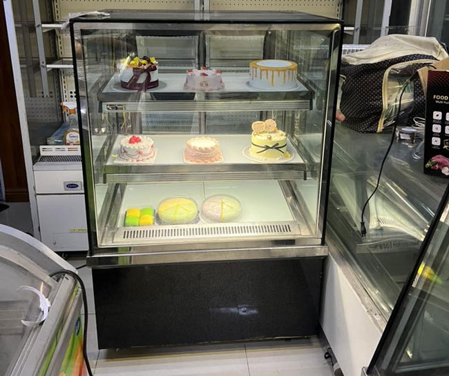 Tủ bánh kem mini bị lỗi