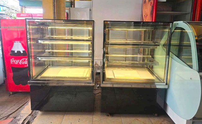 thanh lý tủ trưng bày bánh kem mini