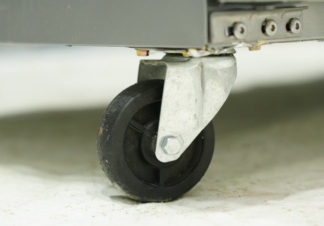 Bánh xe di chuyển tủ đông