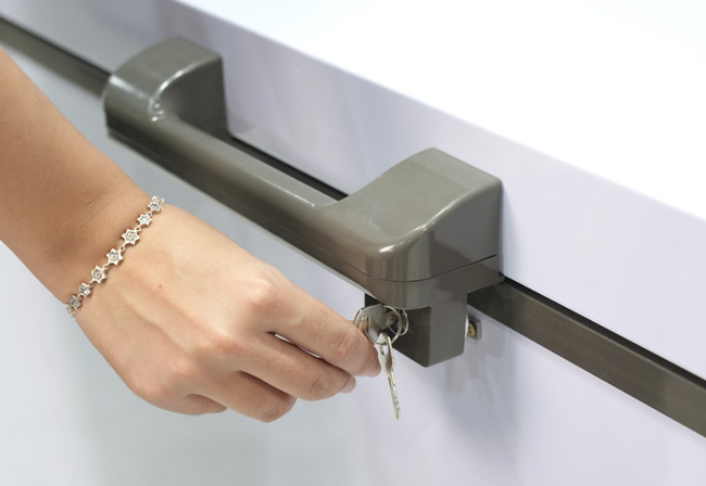 Khóa an toàn ở tủ đông