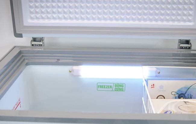Đèn LED chiếu sáng tủ đông