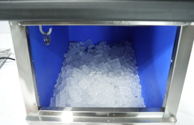 Buồng trữ đ&aacute; chất liệu giữ nhiệt