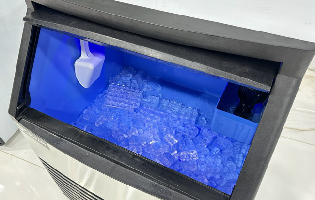 Lợi ích và hạn chế của máy đá viên