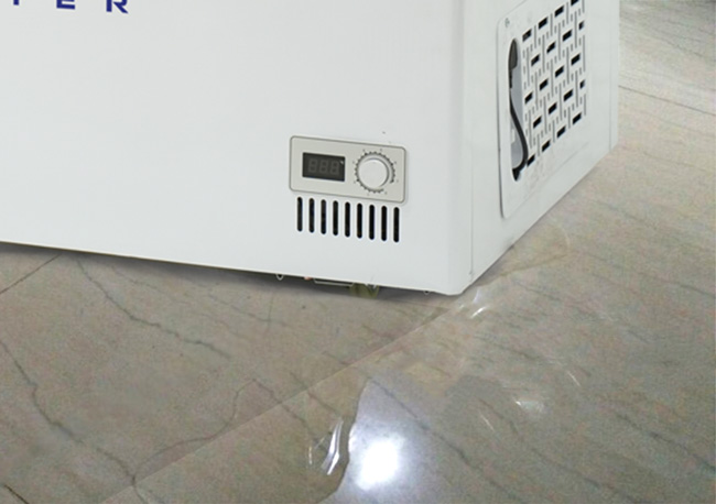 Chảy nước từ cục nóng tủ đông