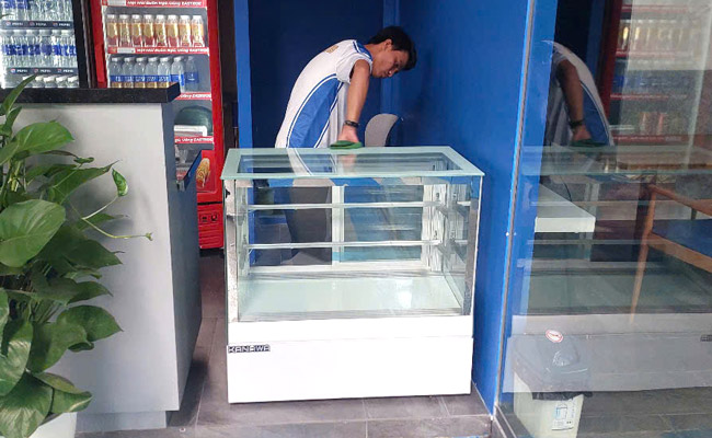 di chuyển tủ bánh kem bao lâu thì cắm điện