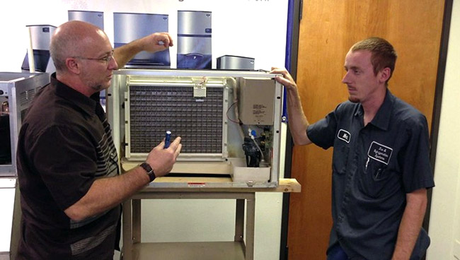 Bộ hoán nhiệt máy đá bị hỏng