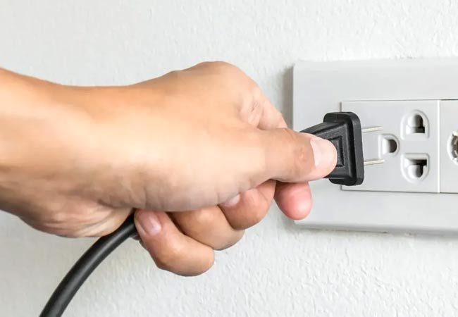 Ngắt nguồn điện máy đá viên