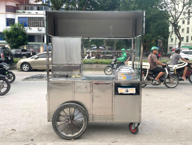 Gi&aacute; phụ thuộc v&agrave;o chất liệu cấu th&agrave;nh