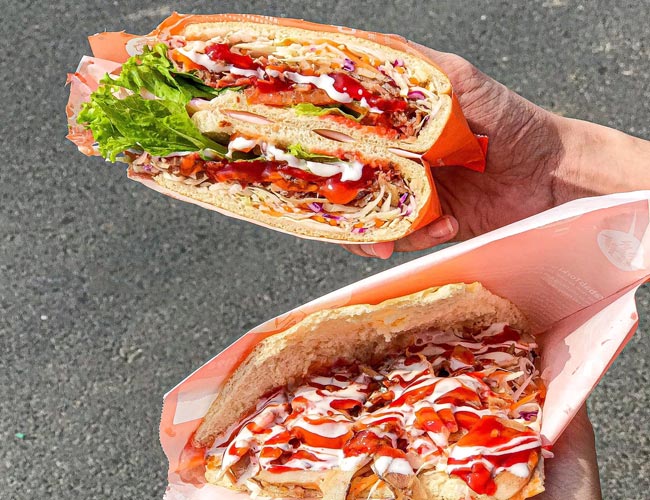 Bánh mì nhân thịt Doner Kebab
