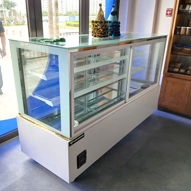 Hướng dẫn lắp đặt tủ trưng b&agrave;y b&aacute;nh kem