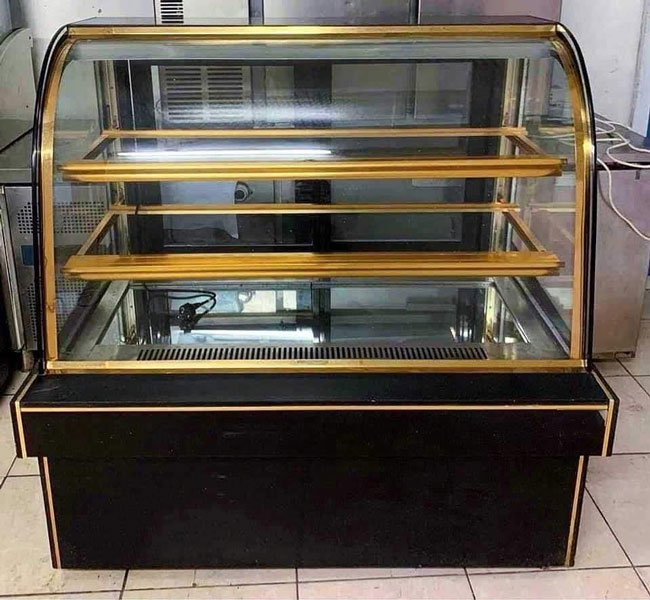 Tủ bánh kem bị lỗi