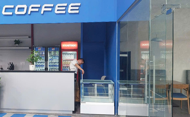 lưu ý khi sử dụng tủ trưng bày bánh kem