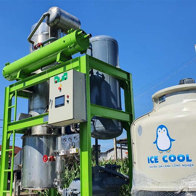 M&aacute;y đ&aacute; vi&ecirc;n cho xưởng sản xuất Ice Cool