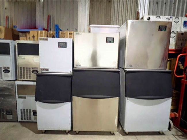 Kho b&atilde;i thanh l&yacute; m&aacute;y l&agrave;m đ&aacute; vi&ecirc;n