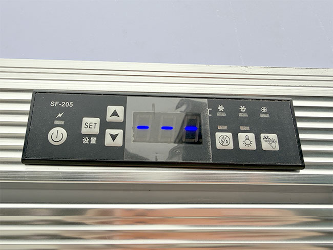 Bảng điều khiển dễ sử dụng 